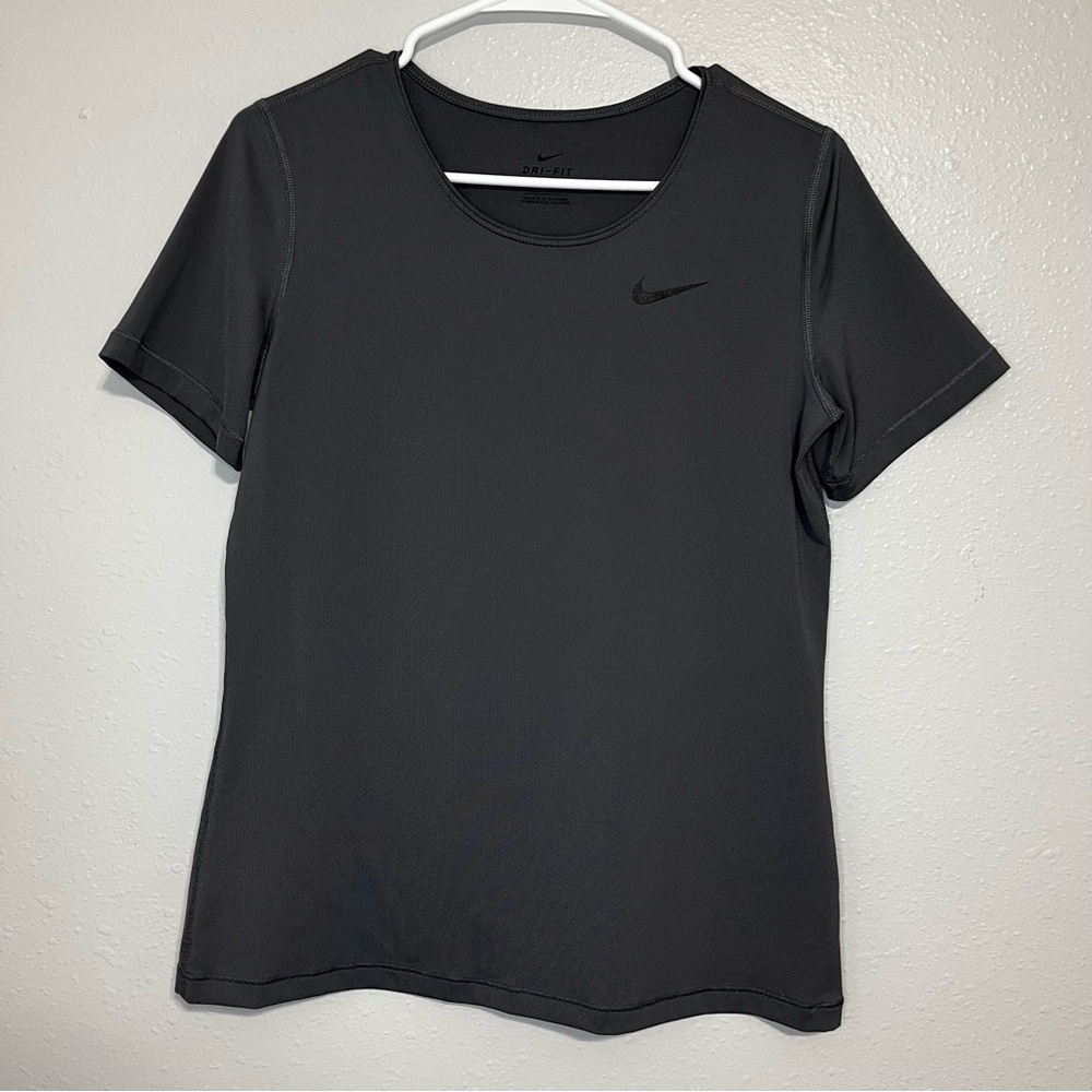 π4/$20 SALEπNike Gray Dri-Fit Shirt - Picture 1 of 4
